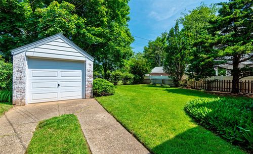147 Nugent St, New Hyde Park, NY, 11040-1915 | Card Image