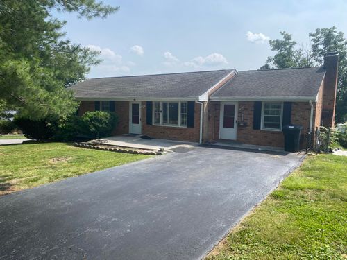 2914 Diplomat Dr, Roanoke, VA, 24019-3316 | Card Image