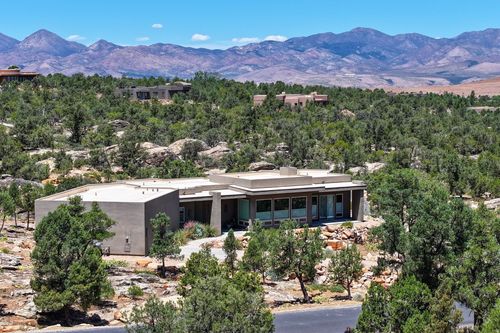 371 N Pinion Hills Dr, Dammeron Valley, UT, 84783-5177 | Card Image