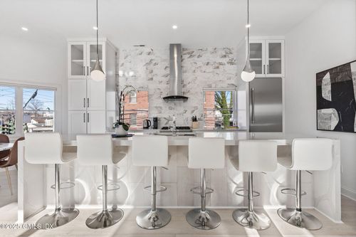 ph-111 Mill St, Greenwich, CT, 06830-5800 | Card Image