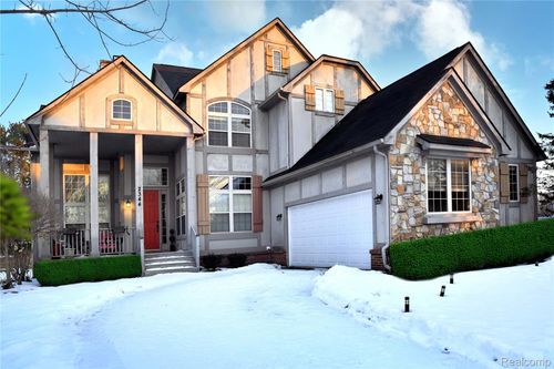 2344 Willow Ln, Grand Blanc, MI, 48439-2537 | Card Image