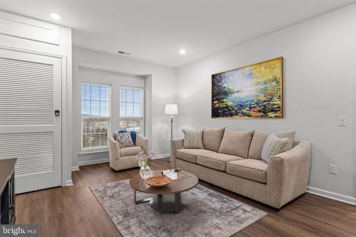 2500 Kelly Rd, WARRINGTON, PA, 18976-1511 | Card Image