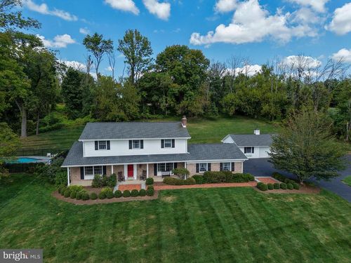 5595 Ridgeview Dr, DOYLESTOWN, PA, 18902-1342 | Card Image