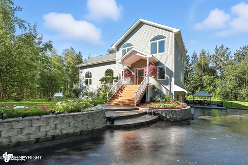 2900 N Barrys Resort Dr, Wasilla, AK, 99654-9358 | Card Image
