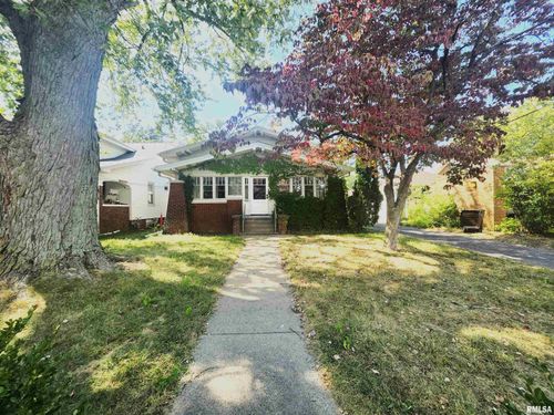 2625 N Linn St, Peoria, IL, 61604-3631 | Card Image
