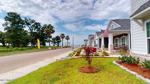 2506 Beach Blvd, Biloxi, MS, 39531-4702 | Card Image
