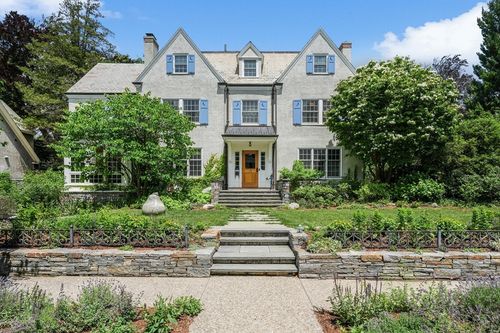 15 Hubbard Park Rd, Cambridge, MA, 02138-4730 | Card Image