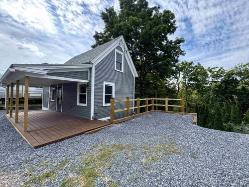301 Beech St, Bennington, VT, 05201-2693 | Card Image