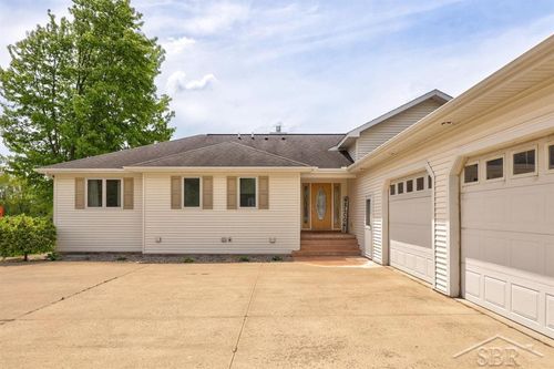 681 Quillette St, Beaverton, MI, 48612-8625 | Card Image