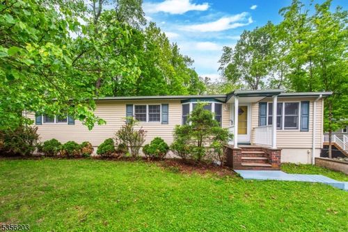 4 Burgher Rd, Highland Lakes, NJ, 07422-1201 | Card Image