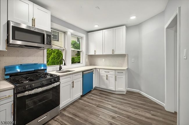27 Berkeley Pl, Home with 7 bedrooms, 3 bathrooms and null parking in Bloomfield NJ | Image 20