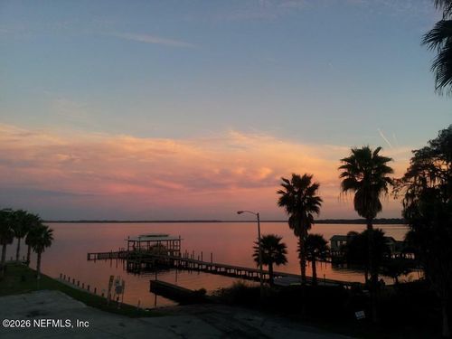 10 Central Ave, Crescent City, FL, 32112-2605 | Card Image