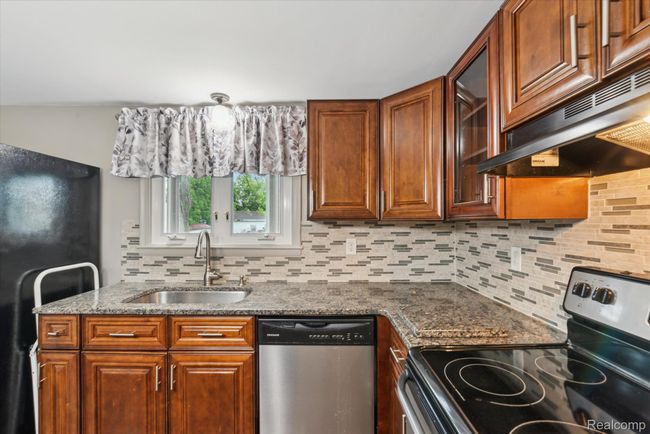 16-Kitchen.jpg | Image 19