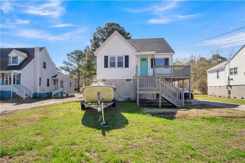 90 Ridge Rd, Poquoson, VA, 23662-1826 | Card Image