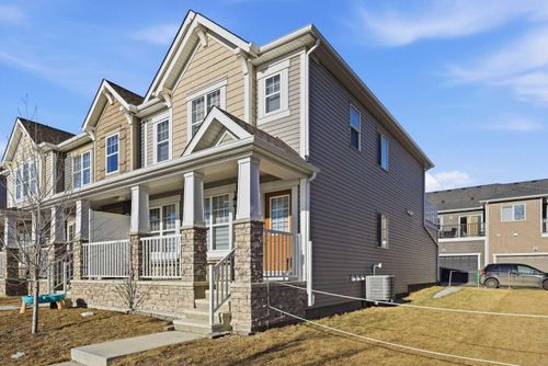 752 Osborne Dr Sw, Airdrie, AB, T4B5E5 | Card Image