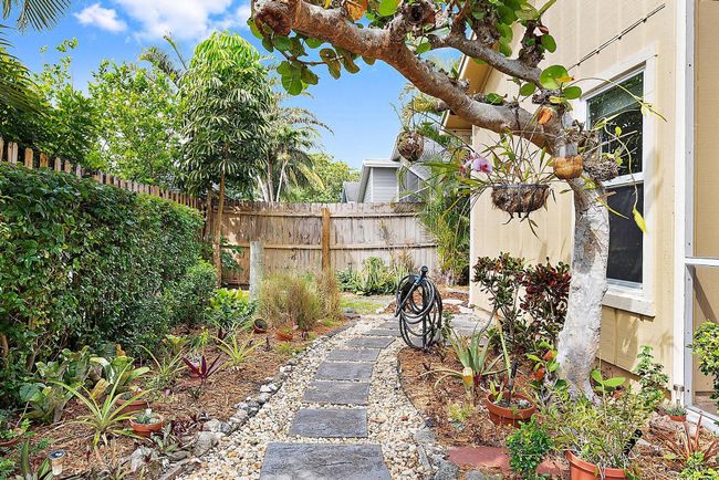 6238 Dania St, House other with 3 bedrooms, 2 bathrooms and null parking in Jupiter FL | Image 9