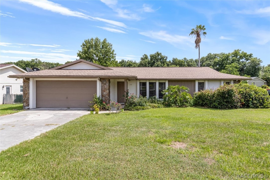 Grove Manor Blvd, Inverness, FL 34452