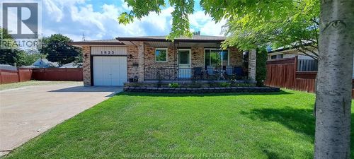 1635 Courtland Crescent, Windsor, ON, N8T3K5 | Card Image