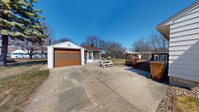 Garage/screened in porch | Image 28