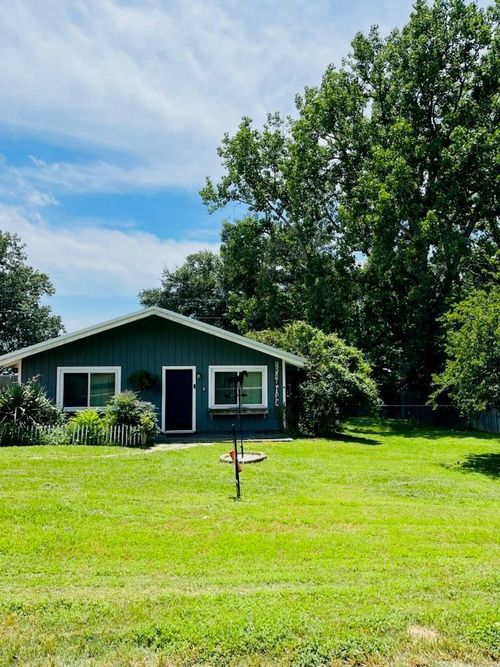 297 Vicki Dr, Livingston, TX, 77351-0083 | Card Image