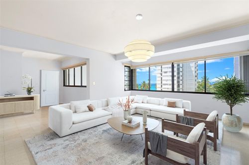 5e-61 Calle Kings Ct, San Juan, PR, 00911-1130 | Card Image
