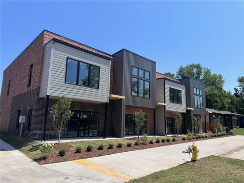 949 Se 10th St, Bentonville, AR, 72712-6425 | Card Image