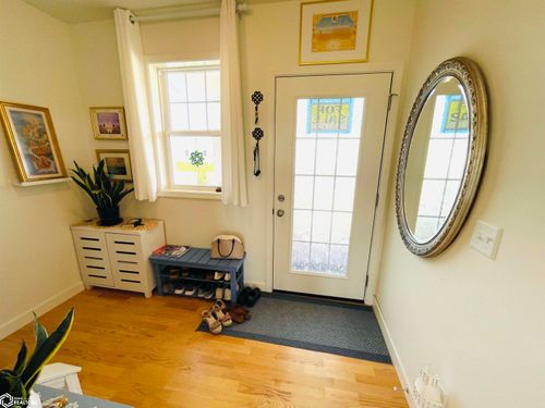 2040 Opal Ln, Fairfield, IA, 52556-8648 | Card Image