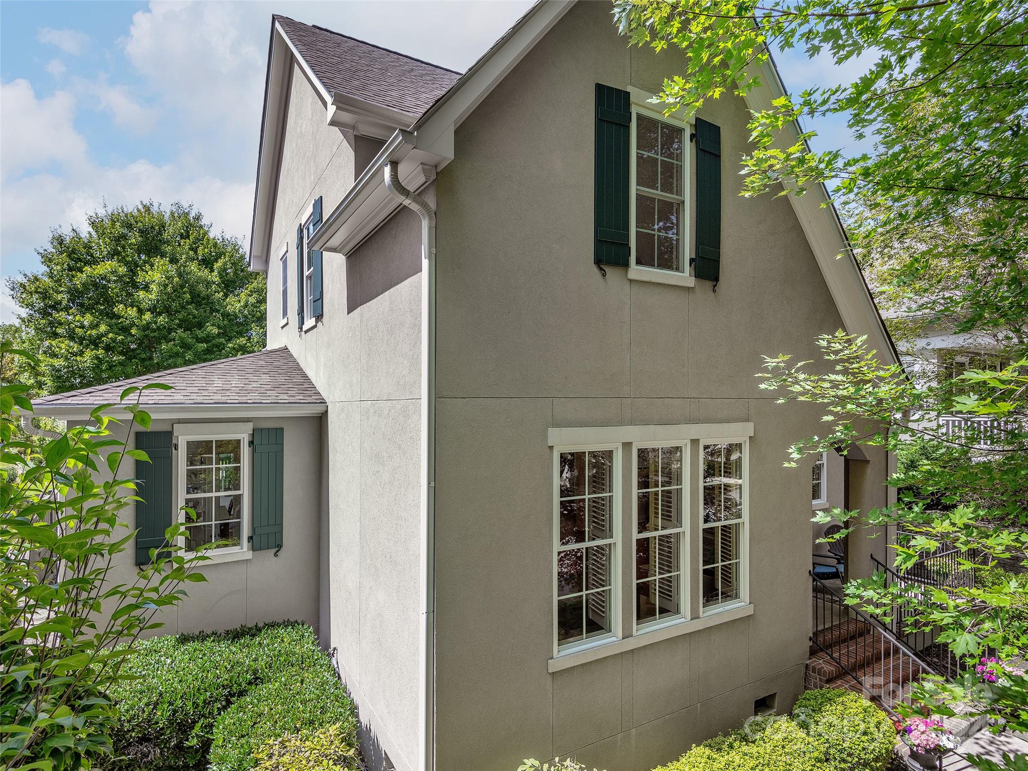 Dearborn St, Asheville, NC 28803