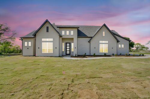 111 Barefoot Bay Blvd, Corsicana, TX, 75109-5423 | Card Image