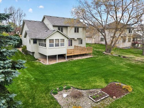 8920 Vickors Xing, Brooklyn Park, MN, 55443-3825 | Card Image
