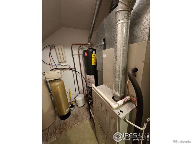 Utilities located in the garage | Image 33