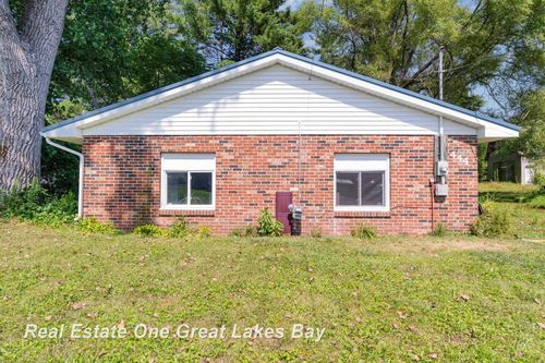 444 W Crawford Dr, Sanford, MI, 48657-9266 | Card Image