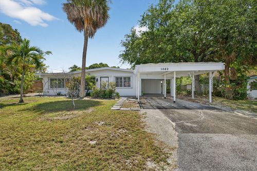 1040 Se 5th St, Stuart, FL, 34996-2562 | Card Image