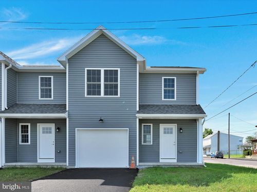 218 W High St, FRACKVILLE, PA, 17931-1307 | Card Image