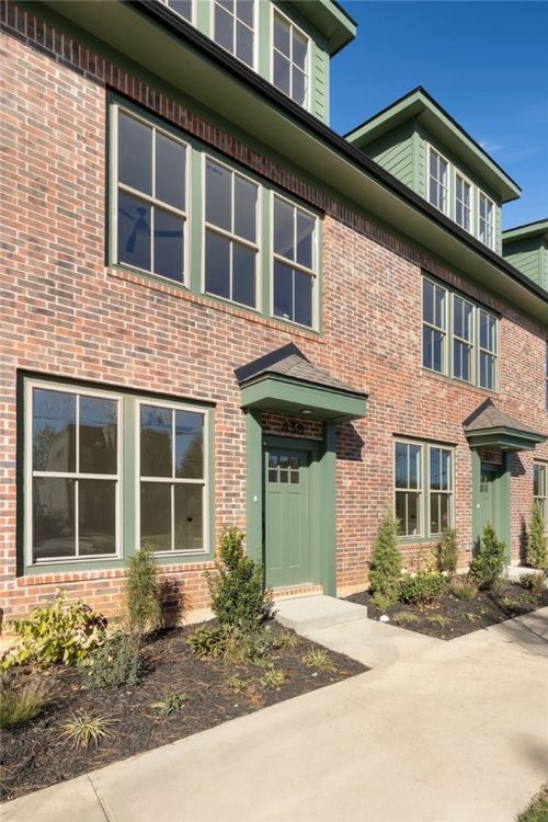 442 E Martin Luther King Jr Blvd, Fayetteville, AR, 72701-6603 | Card Image