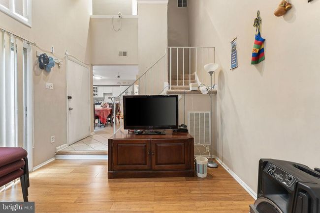 10805 Violet Ct, Townhouse with 3 bedrooms, 2 bathrooms and null parking in MANASSAS VA | Image 8