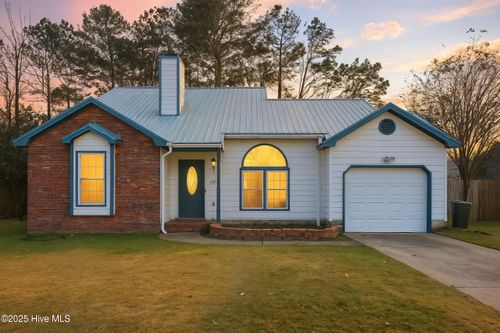 2673 Idlebrook Cir, Midway Park, NC, 28544-1638 | Card Image