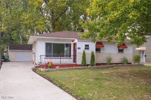 74 Aaron St, Berea, OH, 44017-2716 | Card Image