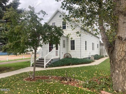 108 E E, Glen Ullin, ND, 58631 | Card Image