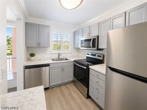 210-225 Turtle Lake Ct, NAPLES, FL, 34105-2368 | Card Image