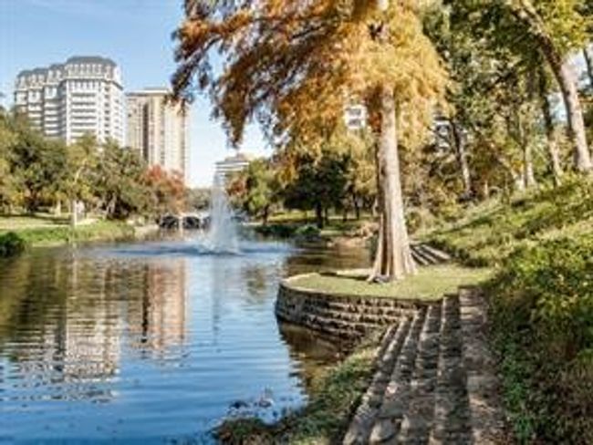 Gorgeous community with water views | Image 5