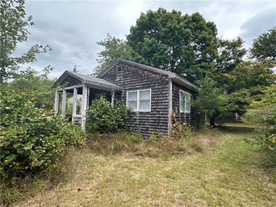 02 Raphael Avenue, House other with 1 bedrooms, 1 bathrooms and 2 parking in Portsmouth RI | Image 1