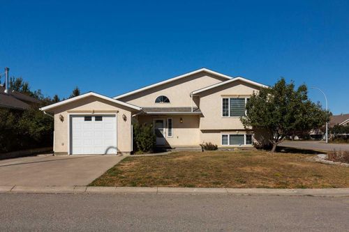 1243 Tumbleweed Ave, Pincher Creek, AB, T0K1W0 | Card Image