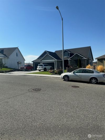 806 S Pittsburg Street, House other with 3 bedrooms, 2 bathrooms and 3 parking in Kennewick WA | Image 1