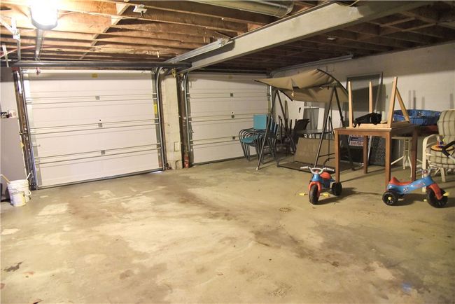 large garage | Image 19