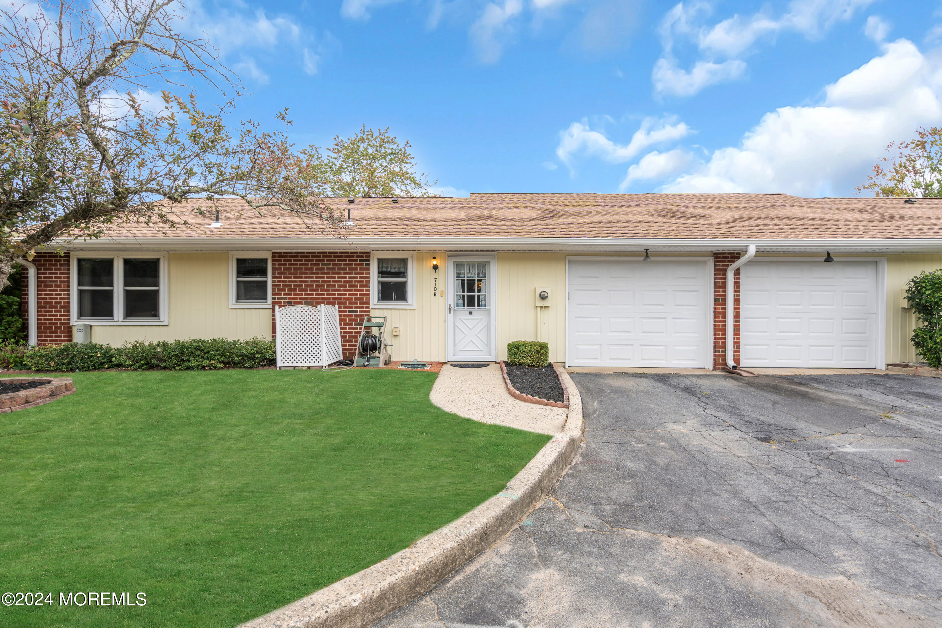 Dorchester Dr, Lakewood, NJ 08701