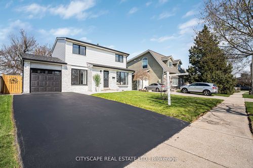 864 Cabot Trail, Milton, ON, L9T3S8 | Card Image