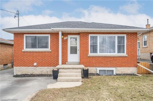a-426 Highland Rd E, Kitchener, ON, N2M3W7 | Card Image