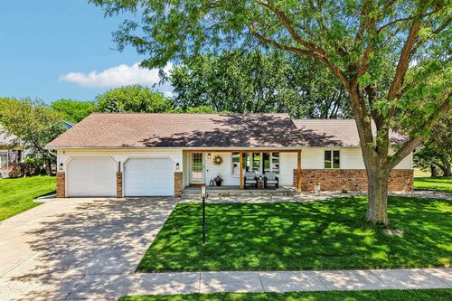 1102 S Holiday Drive, WAUNAKEE, WI, 53597 | Card Image