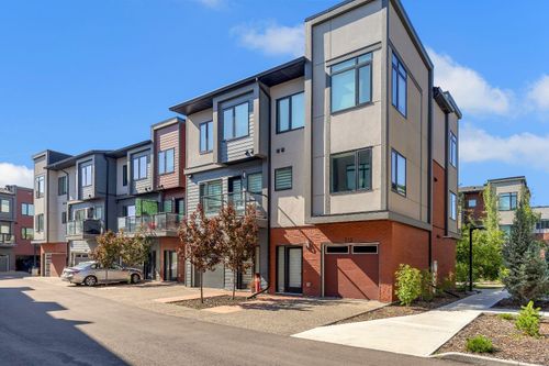 213 Greenbriar Common Nw, Calgary, AB, T3B6J3 | Card Image